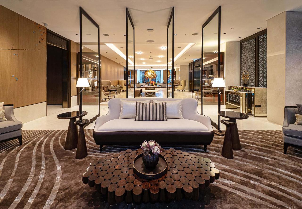 Silq Hotel & Residence Banguecoque Exterior foto The lobby of the hotel