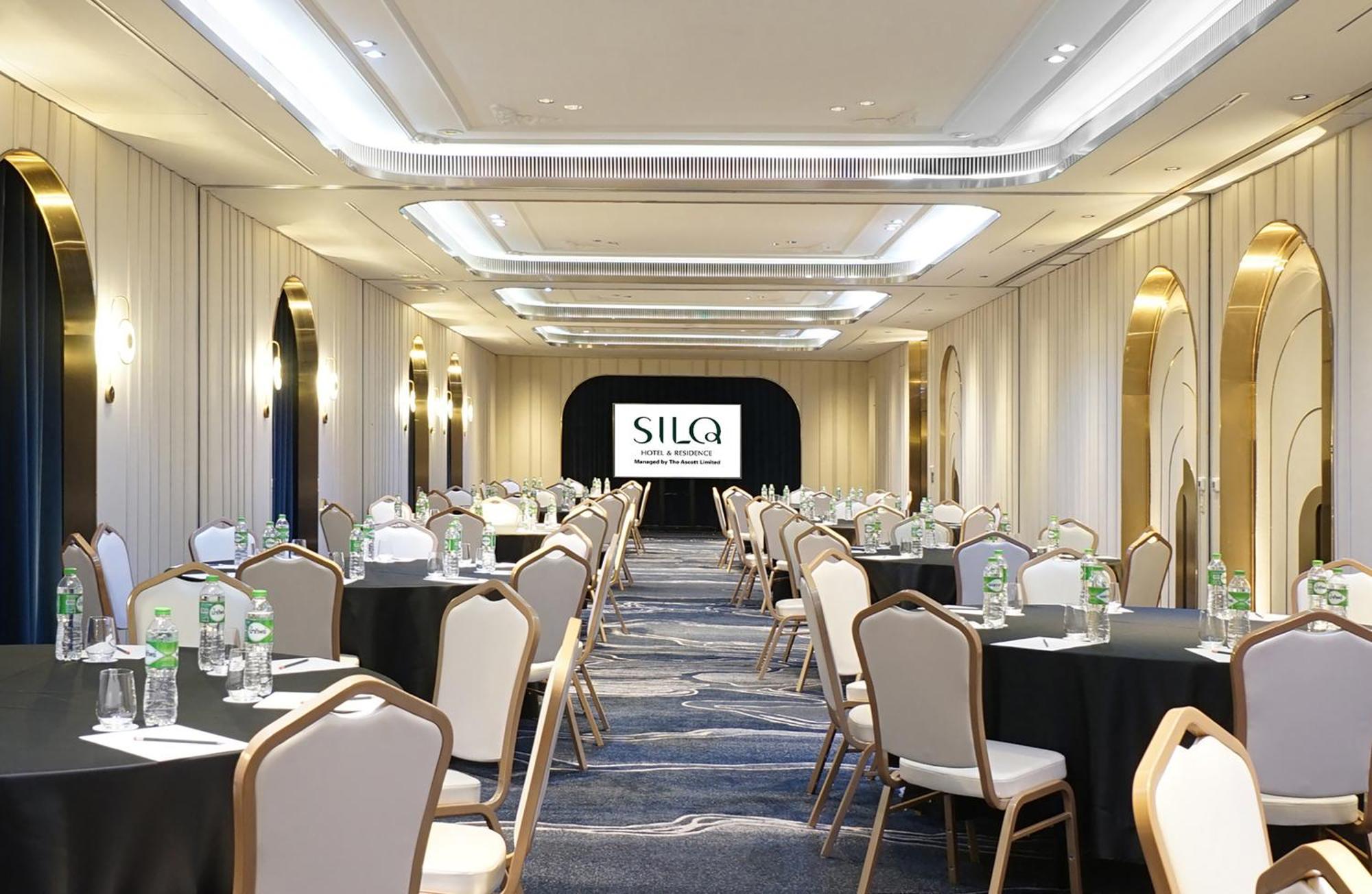 Silq Hotel & Residence Banguecoque Exterior foto The ballroom at SILQ